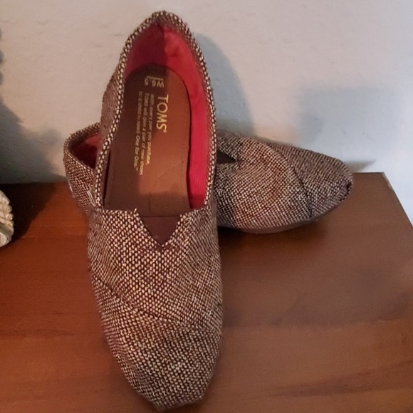 Shoes - Picture 1 of 4